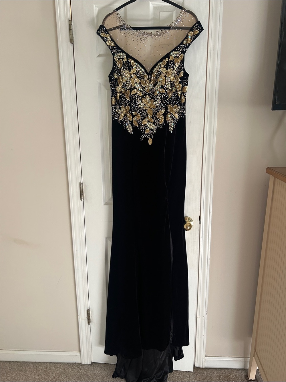 Elegant Black Velvet Prom Dress with Gold Embellished Bodice